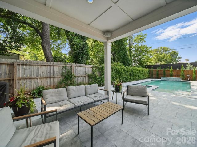 708 Cross Trail Drive, Charlotte, NC 28204