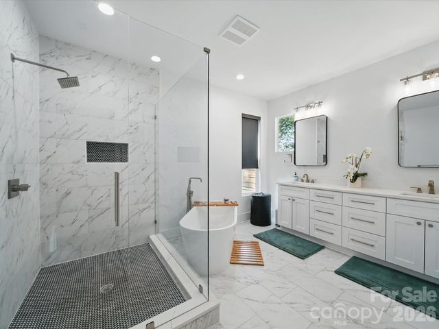 708 Cross Trail Drive, Charlotte, NC 28204