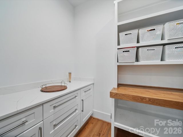 708 Cross Trail Drive, Charlotte, NC 28204