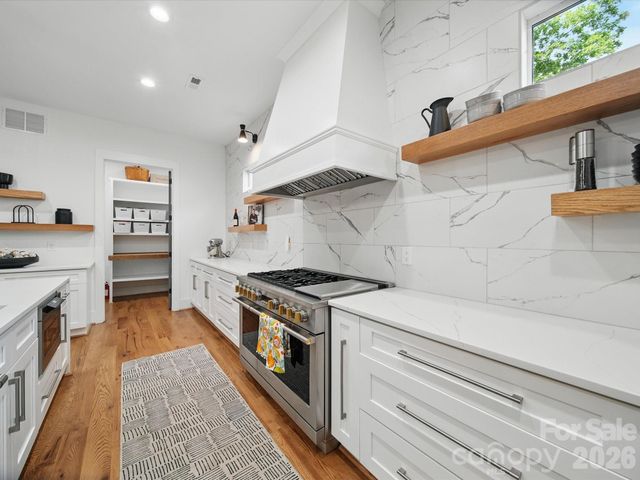 708 Cross Trail Drive, Charlotte, NC 28204