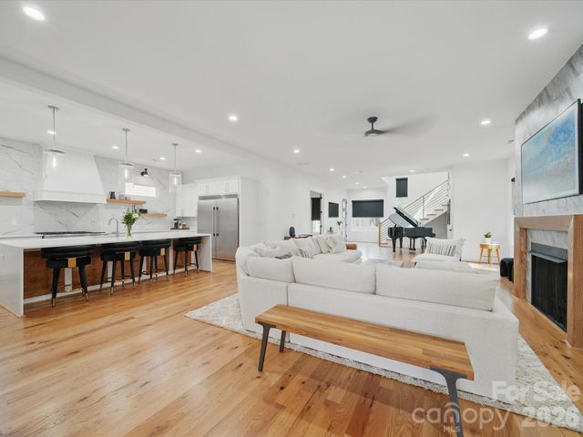 708 Cross Trail Drive, Charlotte, NC 28204