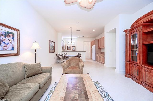 3745 Montreux Ln Apt 202, Naples, FL 34114