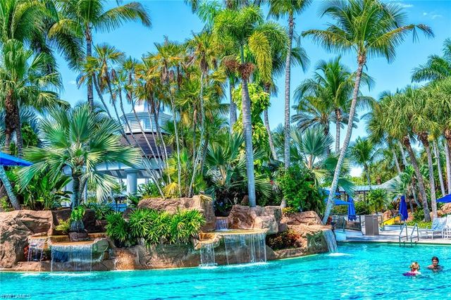 3745 Montreux Ln Apt 202, Naples, FL 34114