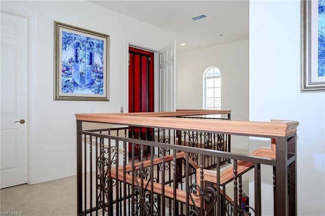 3745 Montreux Ln Apt 202, Naples, FL 34114