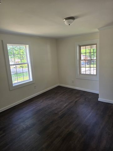 1214 Locust St, Fayetteville, TN 37334