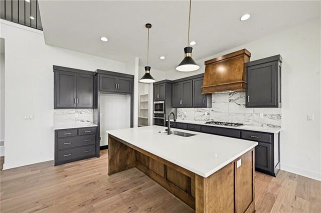 12502 W 183rd Terrace, Overland Park, KS 66013