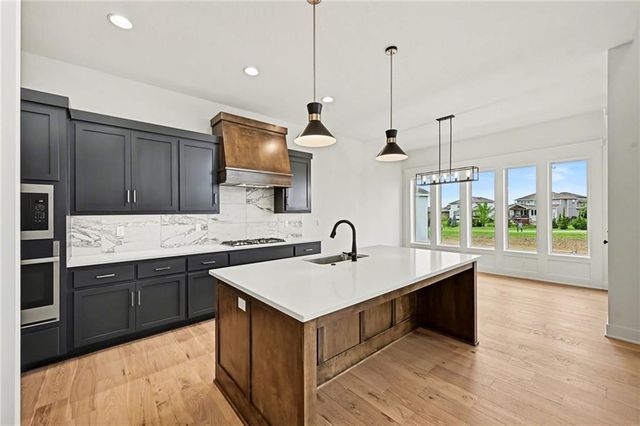 12502 W 183rd Terrace, Overland Park, KS 66013