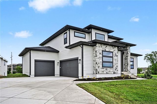 12502 W 183rd Terrace, Overland Park, KS 66013