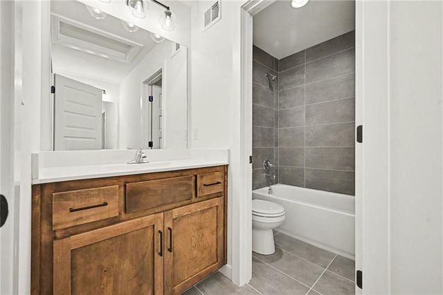 12502 W 183rd Terrace, Overland Park, KS 66013