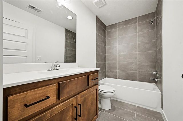12502 W 183rd Terrace, Overland Park, KS 66013