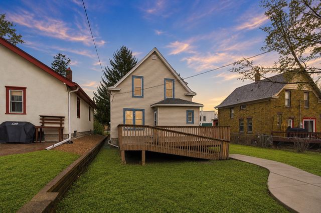902 Dodd Road, West Saint Paul, MN 55118