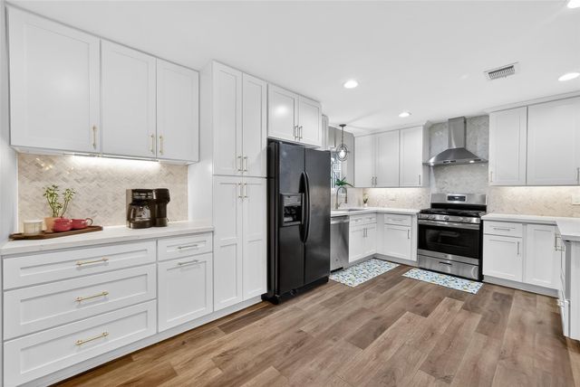 11130 Holly Hill Lane, Houston, TX 77041