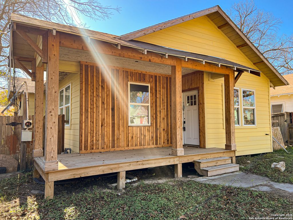 542 Barrett, San Antonio, TX 78225
