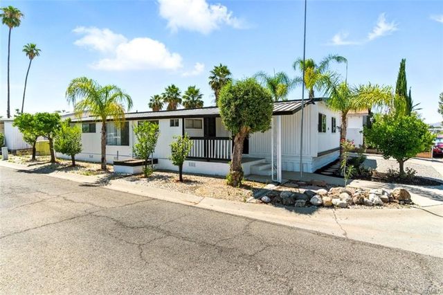 900 Santa Clara, Hemet, CA 92543