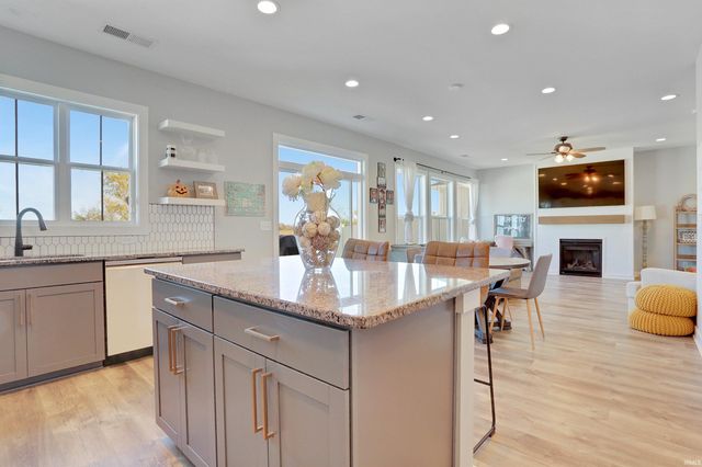 3144 Ashdon Drive, Newburgh, IN 47630