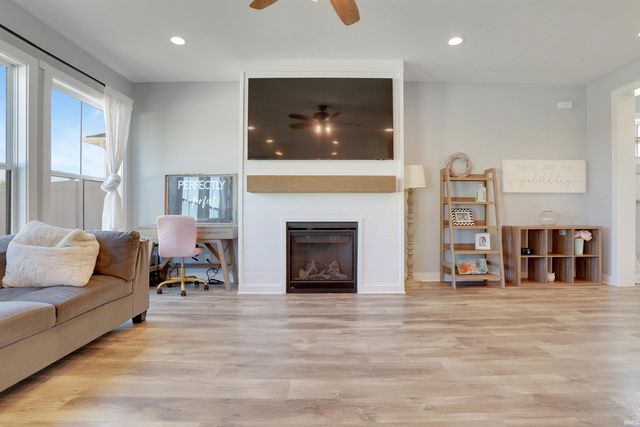 3144 Ashdon Drive, Newburgh, IN 47630