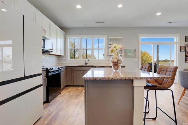 3144 Ashdon Drive, Newburgh, IN 47630