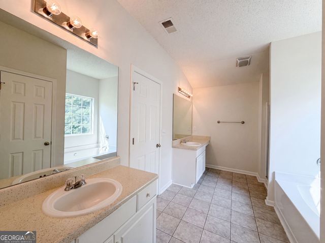 6257 Polar Fox Court, Riverdale, GA 30296