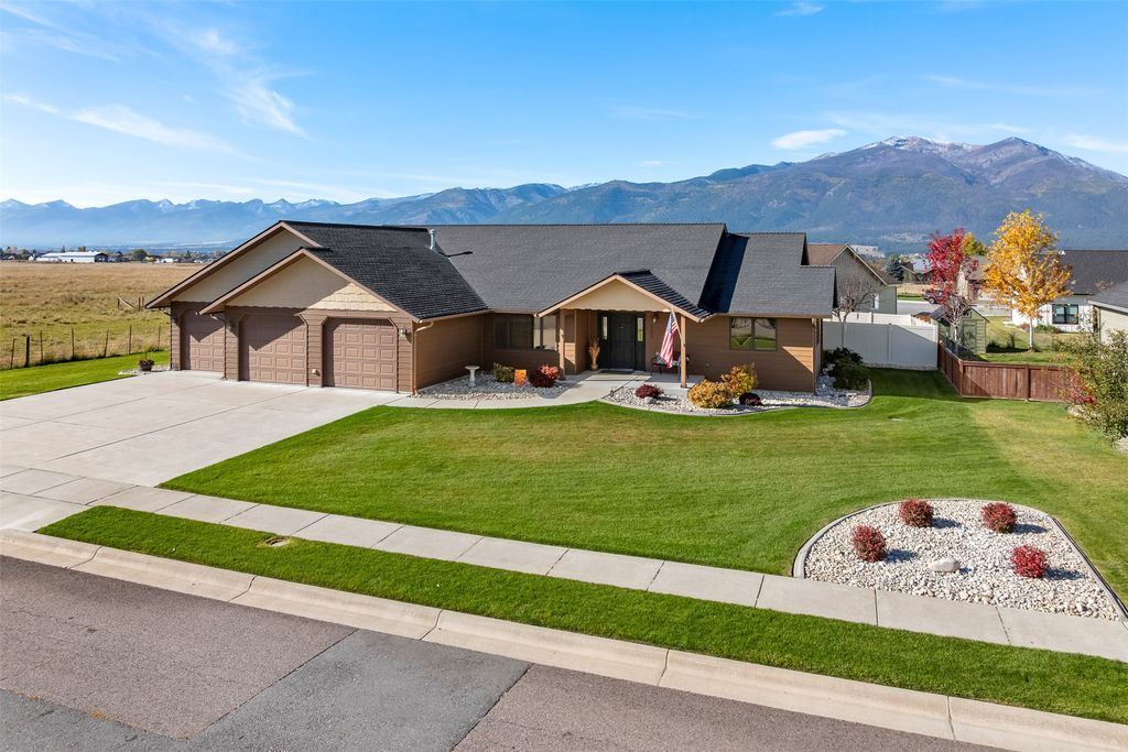 303 Syringa Street, Stevensville, MT 59870 photo 2