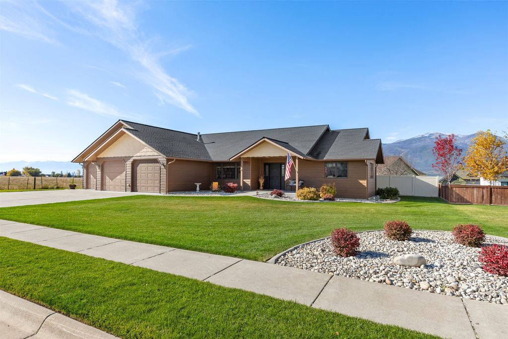 303 Syringa Street, Stevensville, MT 59870 photo 3