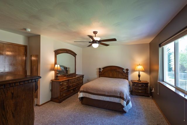 7511 W Greenside Ct, Nine Mile Falls, WA 99026