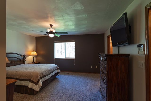 7511 W Greenside Ct, Nine Mile Falls, WA 99026