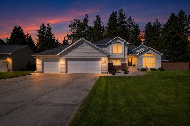 7511 W Greenside Ct, Nine Mile Falls, WA 99026