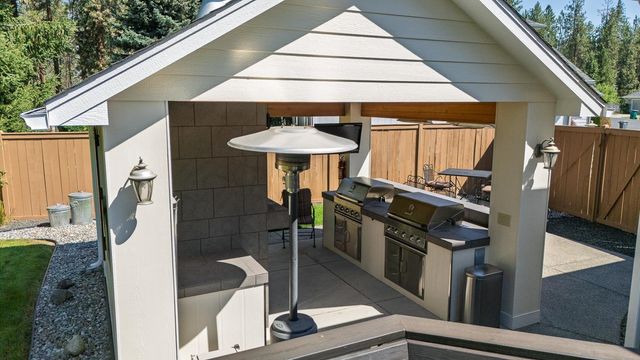 7511 W Greenside Ct, Nine Mile Falls, WA 99026