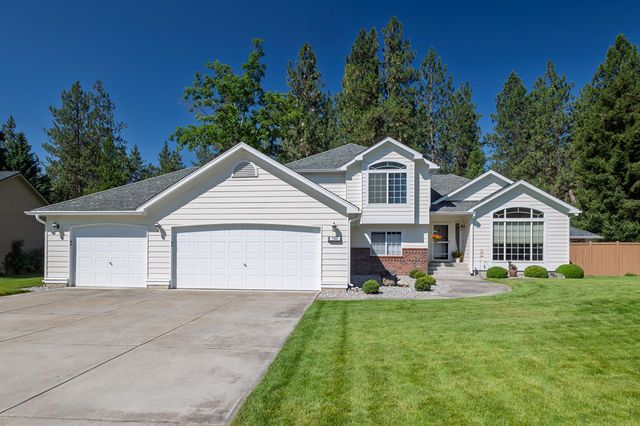 7511 W Greenside Ct, Nine Mile Falls, WA 99026