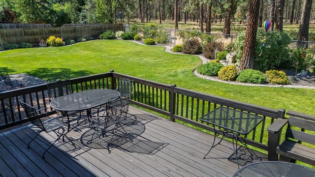 7511 W Greenside Ct, Nine Mile Falls, WA 99026