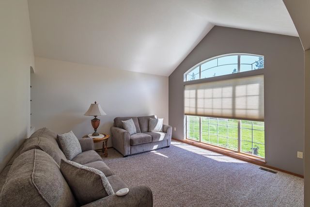 7511 W Greenside Ct, Nine Mile Falls, WA 99026