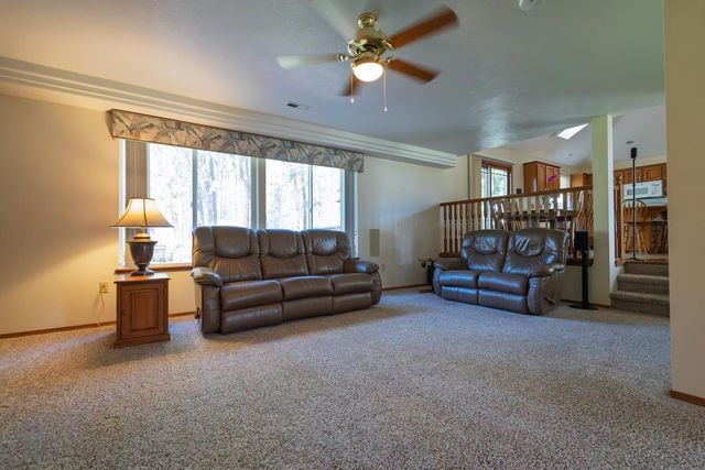 7511 W Greenside Ct, Nine Mile Falls, WA 99026