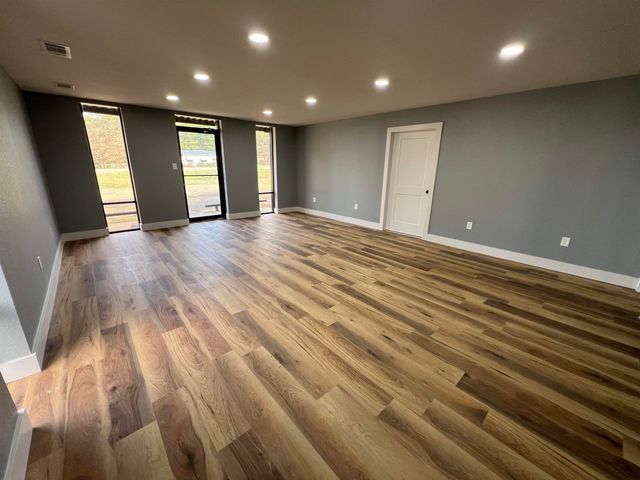 83 FM 250, Hughes Springs, TX 75656