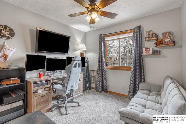 8414 GIRARD Street, Omaha, NE 68122