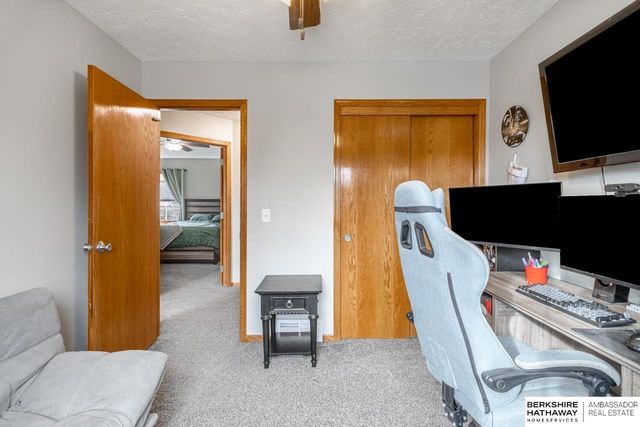 8414 GIRARD Street, Omaha, NE 68122