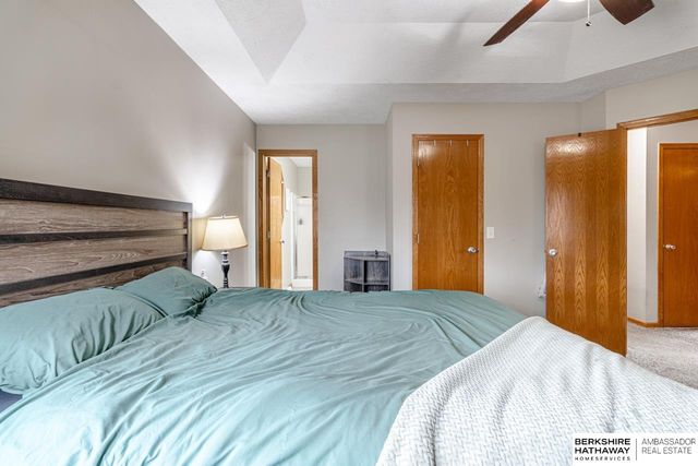 8414 GIRARD Street, Omaha, NE 68122