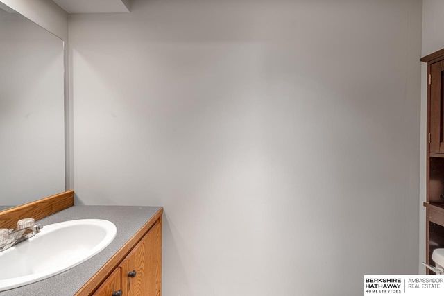 8414 GIRARD Street, Omaha, NE 68122