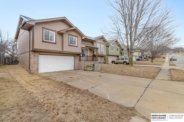 8414 GIRARD Street, Omaha, NE 68122
