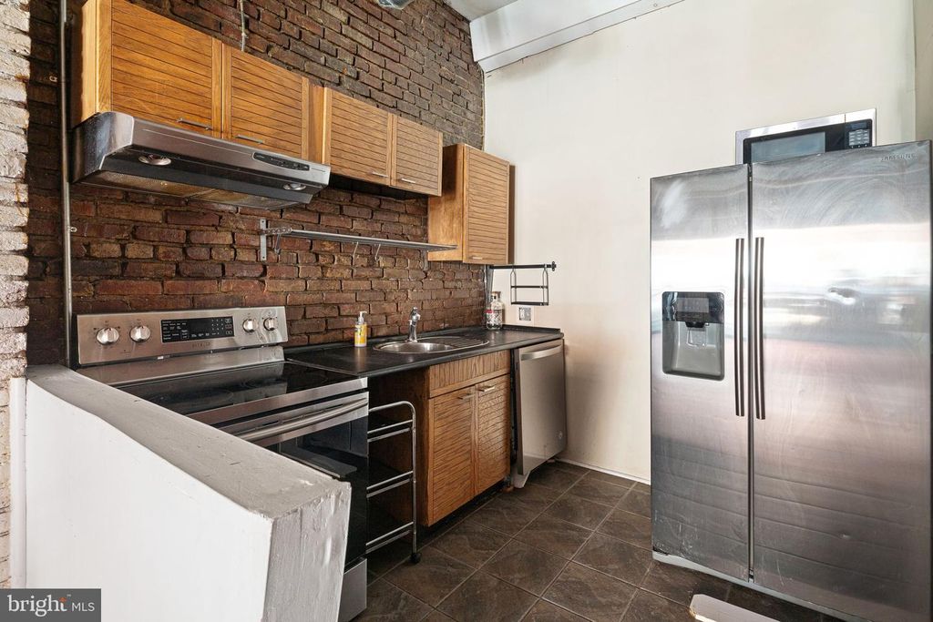 1127 S 7TH ST, PHILADELPHIA, PA 19147 — exterior