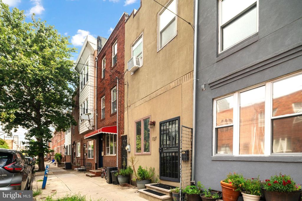 1127 S 7TH ST, PHILADELPHIA, PA 19147 — photo 2
