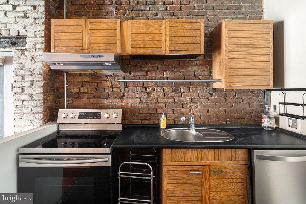 1127 S 7TH ST, PHILADELPHIA, PA 19147 — photo 5