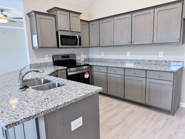 1257 Lakewalk Dr, Antioch, TN 37013