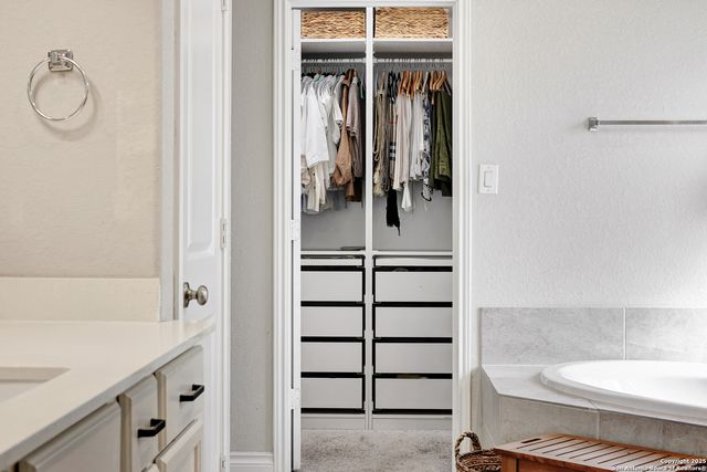 28453 Shailene Dr, San Antonio, TX 78260