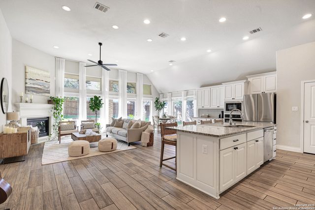 28453 Shailene Dr, San Antonio, TX 78260