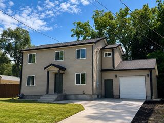 2400 Watrous Avenue, Des Moines, IA 50321