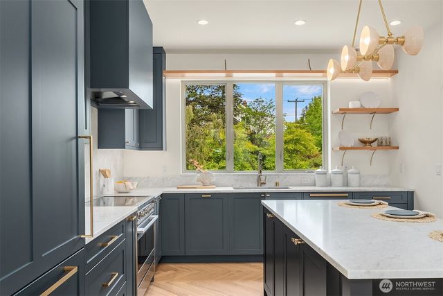6913 30th Avenue NW, Seattle, WA 98117