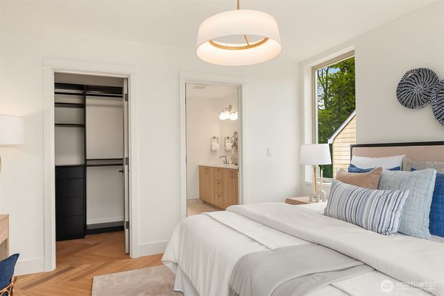 6913 30th Avenue NW, Seattle, WA 98117