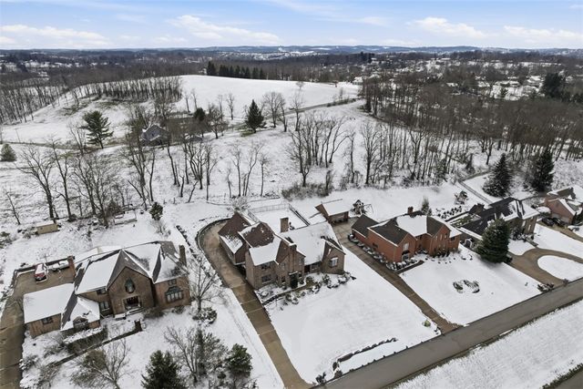167 Druid Dr, Peters Twp, PA 15317