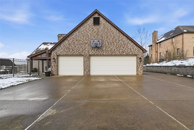 167 Druid Dr, Peters Twp, PA 15317