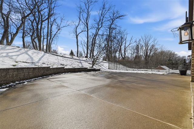 167 Druid Dr, Peters Twp, PA 15317